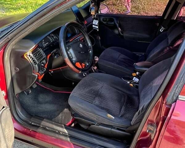 Опель Вектра 1995 в Бурштыне на Automoto.ua Красный Опель Вектра, объемом двигателя 1.6 л и пробегом 370 тыс. км за 2200 $, фото 2 на Automoto.ua