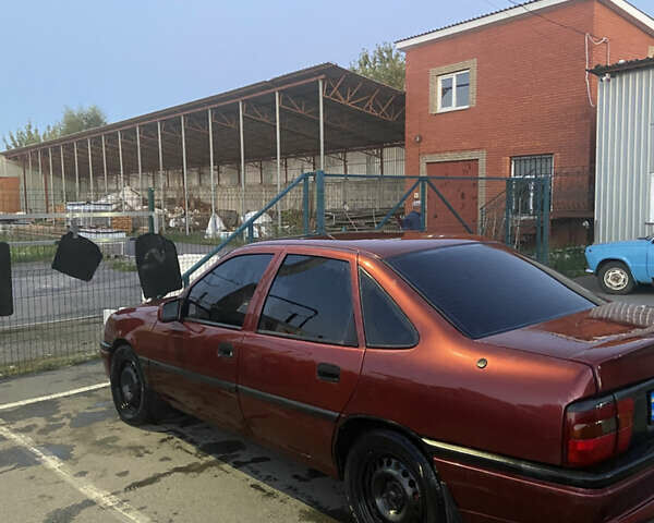 Красный Опель Вектра, объемом двигателя 1.8 л и пробегом 280 тыс. км за 1600 $, фото 1 на Automoto.ua