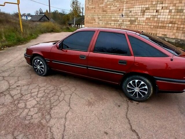 Опель Вектра 1995 в Коростене на Automoto.ua Красный Опель Вектра, объемом двигателя 2 л и пробегом 318 тыс. км за 2300 $, фото 7 на Automoto.ua