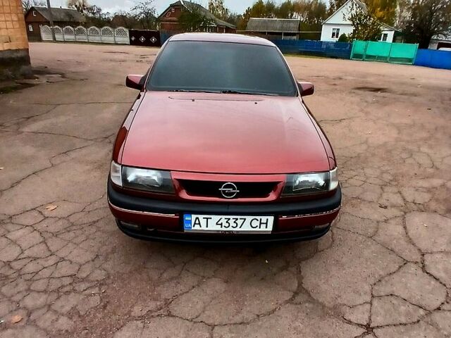 Опель Вектра 1995 в Коростене на Automoto.ua Красный Опель Вектра, объемом двигателя 2 л и пробегом 318 тыс. км за 2300 $, фото 6 на Automoto.ua