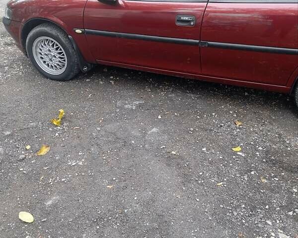 Червоний Опель Вектра, об'ємом двигуна 1.6 л та пробігом 250 тис. км за 2900 $, фото 10 на Automoto.ua