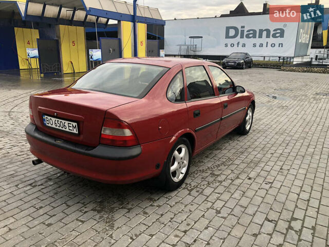 Красный Опель Вектра, объемом двигателя 1.6 л и пробегом 350 тыс. км за 1800 $, фото 3 на Automoto.ua