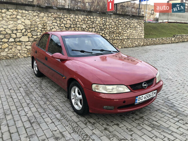 Красный Опель Вектра, объемом двигателя 1.6 л и пробегом 350 тыс. км за 1800 $, фото 4 на Automoto.ua