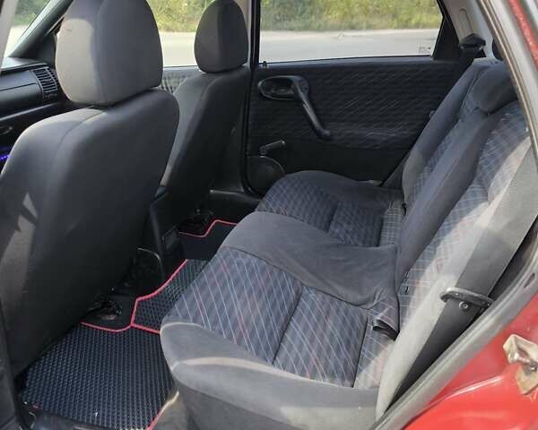 Червоний Опель Вектра, об'ємом двигуна 1.8 л та пробігом 300 тис. км за 1699 $, фото 15 на Automoto.ua
