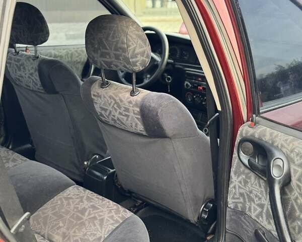 Красный Опель Вектра, объемом двигателя 1.6 л и пробегом 200 тыс. км за 2100 $, фото 14 на Automoto.ua
