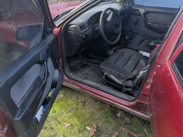 Красный Опель Вектра, объемом двигателя 2 л и пробегом 300 тыс. км за 1250 $, фото 3 на Automoto.ua