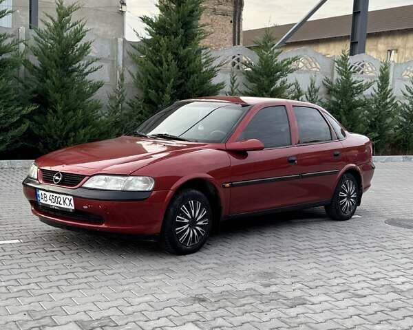 Красный Опель Вектра, объемом двигателя 1.6 л и пробегом 200 тыс. км за 2100 $, фото 2 на Automoto.ua