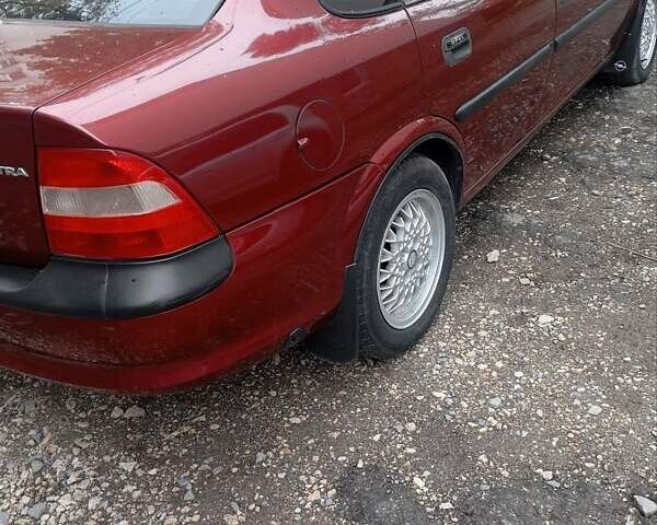 Червоний Опель Вектра, об'ємом двигуна 1.6 л та пробігом 250 тис. км за 2900 $, фото 6 на Automoto.ua