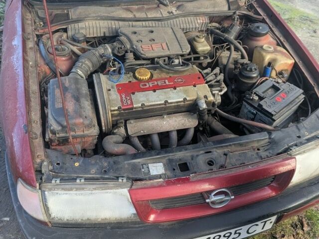 Красный Опель Вектра, объемом двигателя 2 л и пробегом 300 тыс. км за 1250 $, фото 6 на Automoto.ua