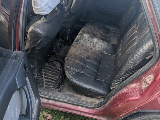 Красный Опель Вектра, объемом двигателя 2 л и пробегом 300 тыс. км за 1250 $, фото 2 на Automoto.ua