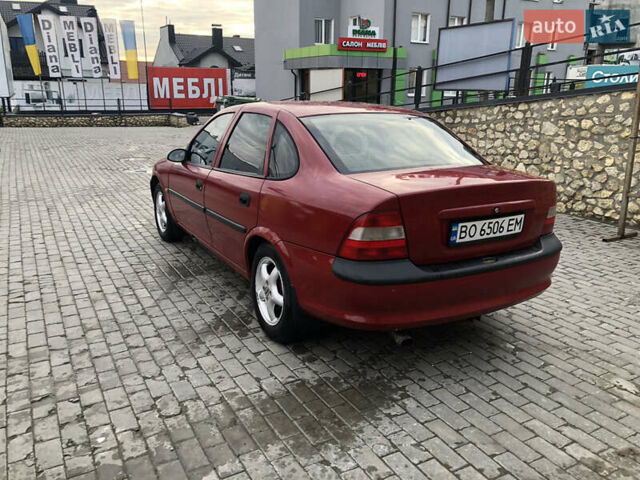 Красный Опель Вектра, объемом двигателя 1.6 л и пробегом 350 тыс. км за 1800 $, фото 2 на Automoto.ua