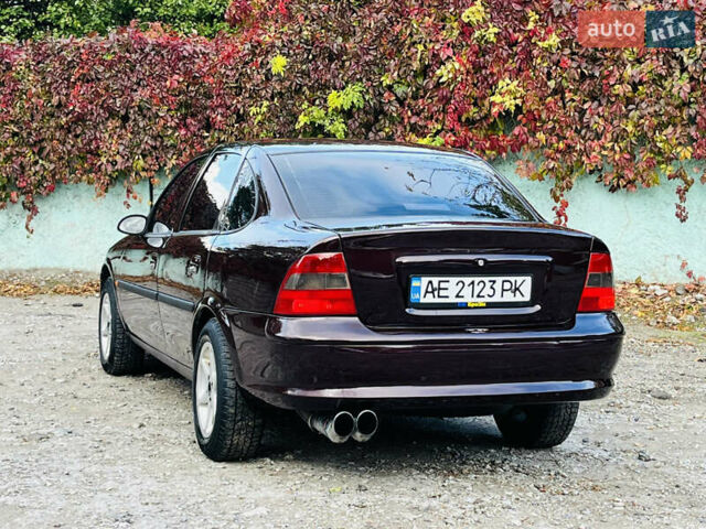 Опель Вектра 1997 в Каменское - Днепродзержинск на Automoto.ua Красный Опель Вектра, объемом двигателя 1.78 л и пробегом 350 тыс. км за 3499 $, фото 14 на Automoto.ua