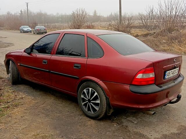 Красный Опель Вектра, объемом двигателя 1.6 л и пробегом 260 тыс. км за 2500 $, фото 2 на Automoto.ua