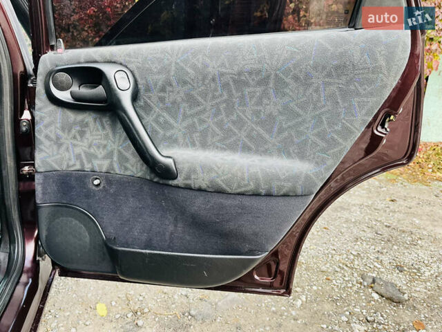 Опель Вектра 1997 в Каменское - Днепродзержинск на Automoto.ua Красный Опель Вектра, объемом двигателя 1.78 л и пробегом 350 тыс. км за 3499 $, фото 33 на Automoto.ua