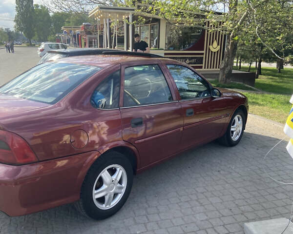 Красный Опель Вектра, объемом двигателя 1.6 л и пробегом 400 тыс. км за 2300 $, фото 16 на Automoto.ua