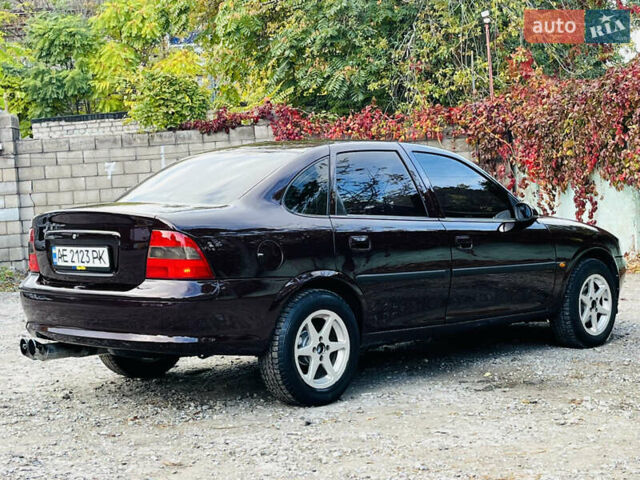 Опель Вектра 1997 в Каменское - Днепродзержинск на Automoto.ua Красный Опель Вектра, объемом двигателя 1.78 л и пробегом 350 тыс. км за 3499 $, фото 17 на Automoto.ua