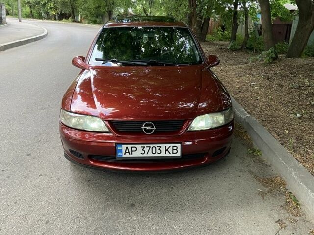 Червоний Опель Вектра, об'ємом двигуна 1.6 л та пробігом 400 тис. км за 2400 $, фото 1 на Automoto.ua