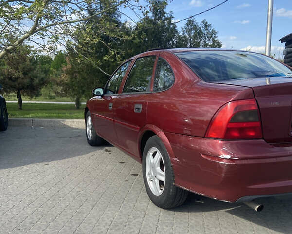 Красный Опель Вектра, объемом двигателя 1.6 л и пробегом 400 тыс. км за 2300 $, фото 15 на Automoto.ua