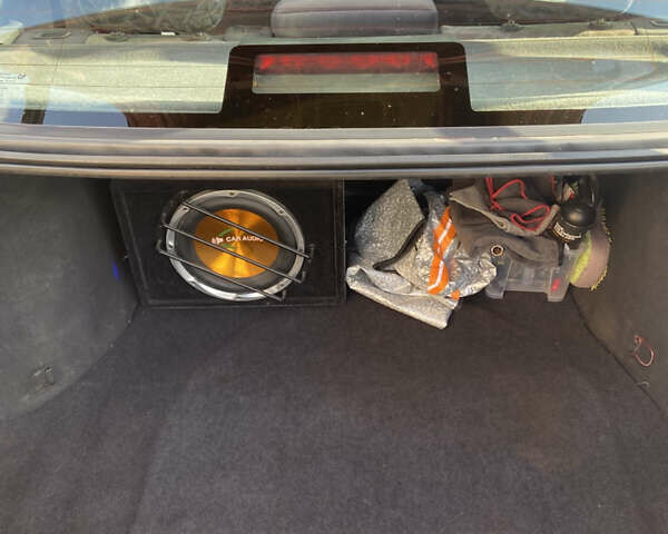 Красный Опель Вектра, объемом двигателя 1.6 л и пробегом 400 тыс. км за 2300 $, фото 11 на Automoto.ua