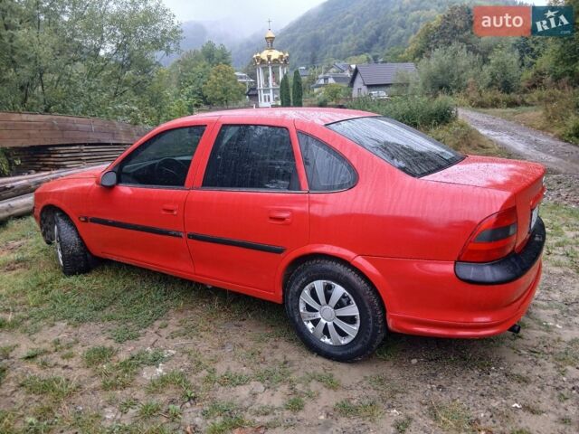 Красный Опель Вектра, объемом двигателя 1.6 л и пробегом 250 тыс. км за 1450 $, фото 3 на Automoto.ua