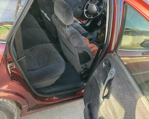 Червоний Опель Вектра, об'ємом двигуна 1.8 л та пробігом 287 тис. км за 2500 $, фото 19 на Automoto.ua