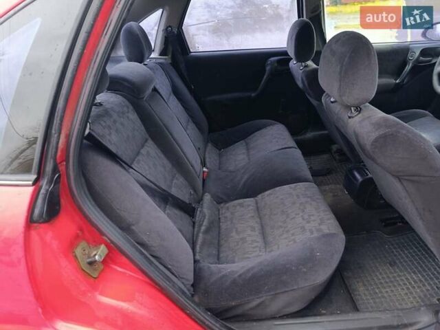 Красный Опель Вектра, объемом двигателя 1.6 л и пробегом 409 тыс. км за 1250 $, фото 10 на Automoto.ua