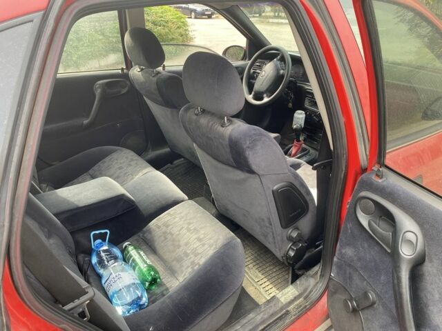 Червоний Опель Вектра, об'ємом двигуна 0 л та пробігом 250 тис. км за 900 $, фото 5 на Automoto.ua