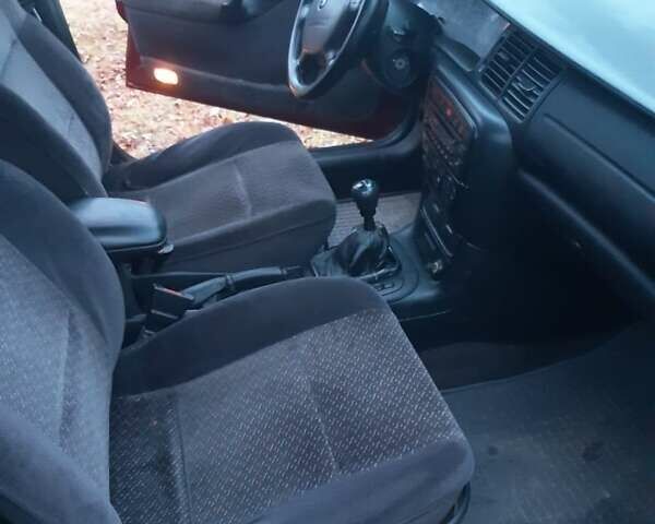 Червоний Опель Вектра, об'ємом двигуна 1.8 л та пробігом 302 тис. км за 1700 $, фото 10 на Automoto.ua