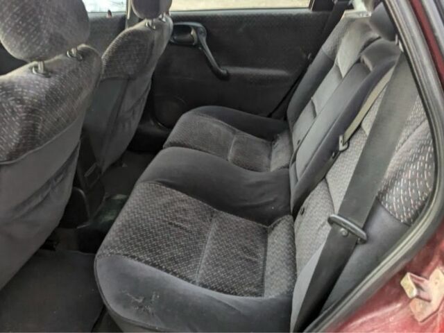 Красный Опель Вектра, объемом двигателя 1.8 л и пробегом 220 тыс. км за 950 $, фото 4 на Automoto.ua