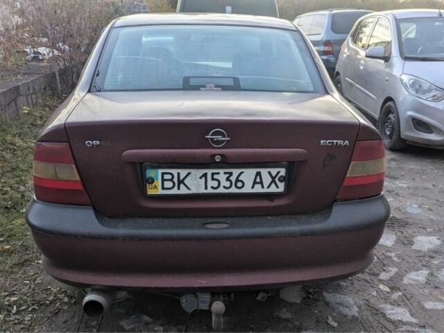 Красный Опель Вектра, объемом двигателя 1.8 л и пробегом 220 тыс. км за 950 $, фото 6 на Automoto.ua