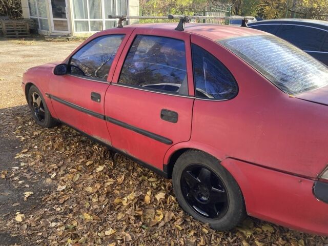 Червоний Опель Вектра, об'ємом двигуна 1.6 л та пробігом 450 тис. км за 800 $, фото 3 на Automoto.ua