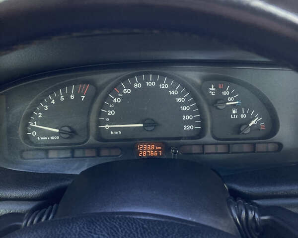 Червоний Опель Вектра, об'ємом двигуна 1.8 л та пробігом 287 тис. км за 2500 $, фото 22 на Automoto.ua