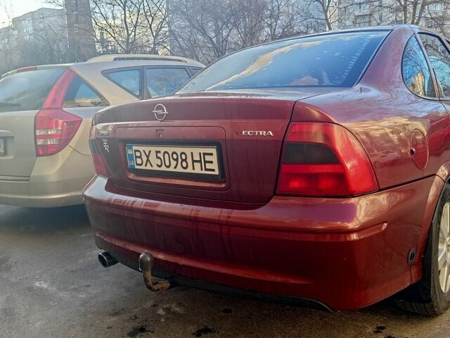 Красный Опель Вектра, объемом двигателя 1.8 л и пробегом 340 тыс. км за 2550 $, фото 1 на Automoto.ua
