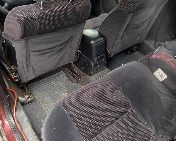 Красный Опель Вектра, объемом двигателя 1.8 л и пробегом 320 тыс. км за 2800 $, фото 6 на Automoto.ua