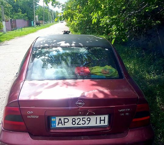Красный Опель Вектра, объемом двигателя 1.6 л и пробегом 0 тыс. км за 2000 $, фото 7 на Automoto.ua