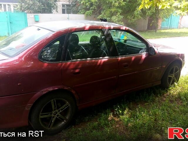 Красный Опель Вектра, объемом двигателя 1.6 л и пробегом 0 тыс. км за 2000 $, фото 6 на Automoto.ua