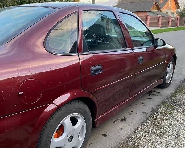 Червоний Опель Вектра, об'ємом двигуна 1.6 л та пробігом 277 тис. км за 2800 $, фото 3 на Automoto.ua