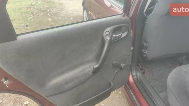 Красный Опель Вектра, объемом двигателя 1.8 л и пробегом 280 тыс. км за 2750 $, фото 10 на Automoto.ua