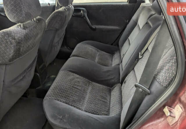 Красный Опель Вектра, объемом двигателя 1.8 л и пробегом 200 тыс. км за 999 $, фото 4 на Automoto.ua