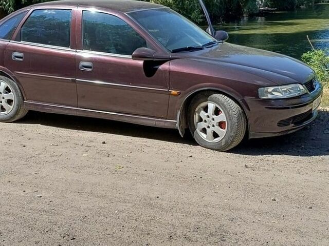 Червоний Опель Вектра, об'ємом двигуна 1.8 л та пробігом 284 тис. км за 3600 $, фото 7 на Automoto.ua