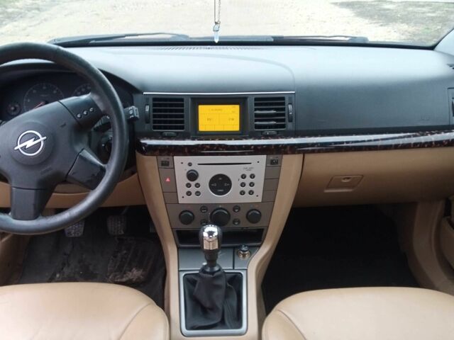 Червоний Опель Вектра, об'ємом двигуна 2.2 л та пробігом 360 тис. км за 1653 $, фото 4 на Automoto.ua