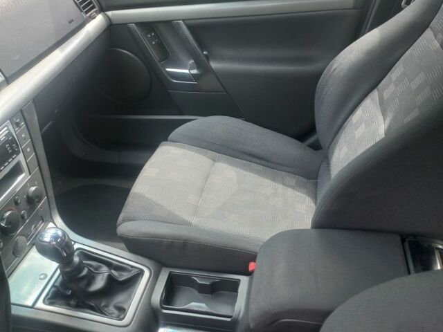 Червоний Опель Вектра, об'ємом двигуна 2 л та пробігом 230 тис. км за 2150 $, фото 12 на Automoto.ua