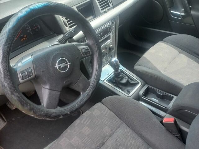 Червоний Опель Вектра, об'ємом двигуна 2 л та пробігом 230 тис. км за 2150 $, фото 10 на Automoto.ua