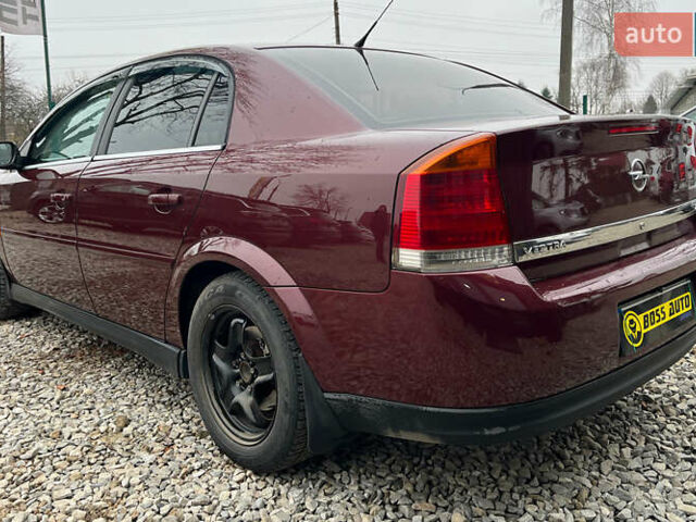 Красный Опель Вектра, объемом двигателя 2.2 л и пробегом 284 тыс. км за 4299 $, фото 4 на Automoto.ua