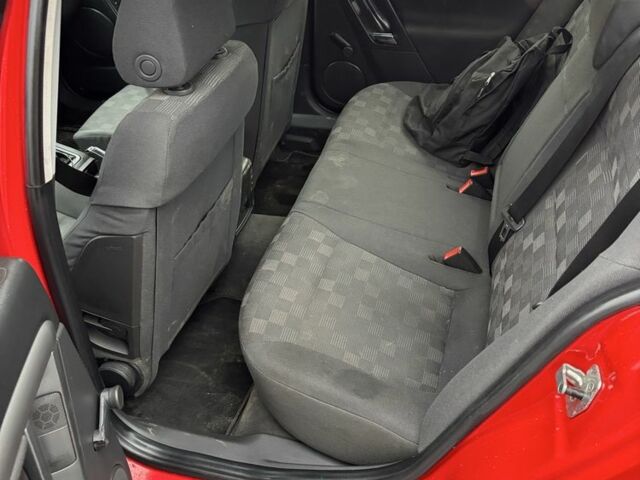 Красный Опель Вектра, объемом двигателя 2.2 л и пробегом 280 тыс. км за 1850 $, фото 5 на Automoto.ua