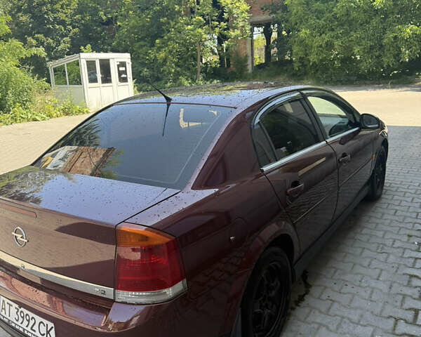 Красный Опель Вектра, объемом двигателя 2.2 л и пробегом 280 тыс. км за 3800 $, фото 3 на Automoto.ua