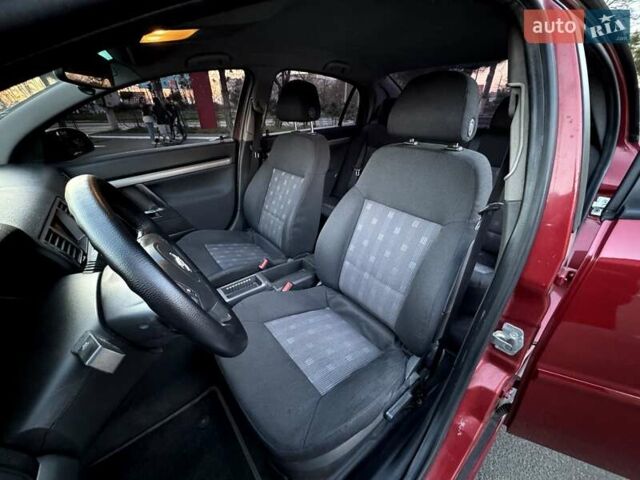 Красный Опель Вектра, объемом двигателя 2.2 л и пробегом 158 тыс. км за 5200 $, фото 18 на Automoto.ua