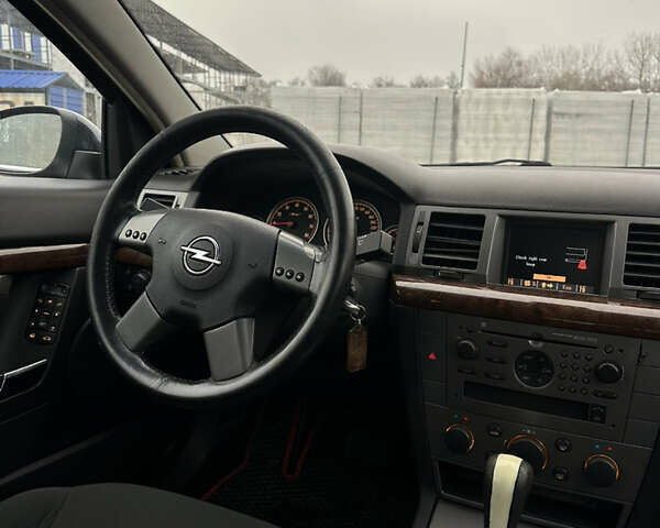 Красный Опель Вектра, объемом двигателя 2.2 л и пробегом 238 тыс. км за 4499 $, фото 18 на Automoto.ua