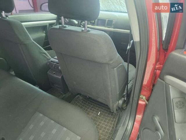 Опель Вектра 2006 в Кривом Роге на Automoto.ua Красный Опель Вектра, объемом двигателя 2.2 л и пробегом 290 тыс. км за 4800 $, фото 3 на Automoto.ua
