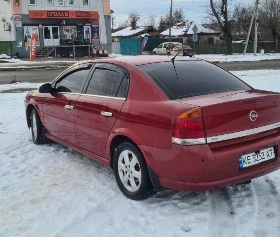 Красный Опель Вектра, объемом двигателя 2.2 л и пробегом 292 тыс. км за 4900 $, фото 3 на Automoto.ua